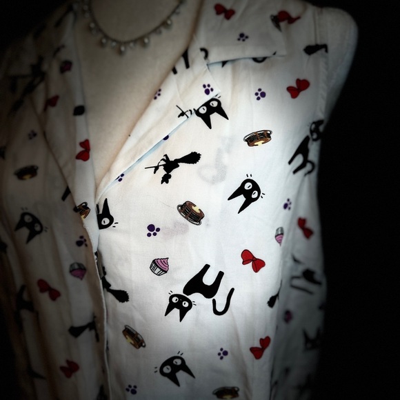 Her Universe Cat Print Sleeveless Blouse (M) - Picture 6 of 6